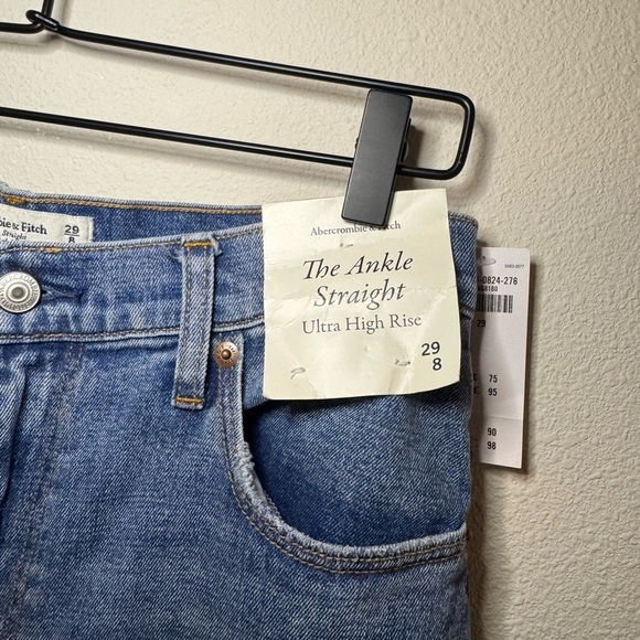Abercrombie & Fitch The Ankle Straight Ultra High Rise Jeans NWT - Picture 3 of 5